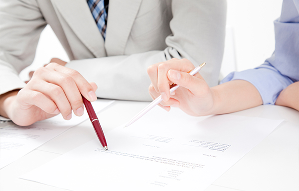 労働災害の発生を会社に報告する